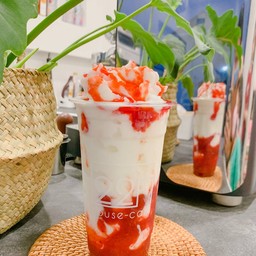 นมสดสตอเบอรี่