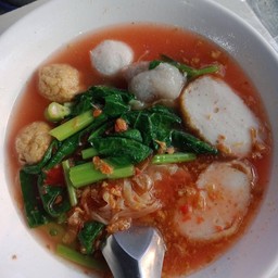 ก๋วยเตี๋ยวบะหมี่เหลืองน้ำเย็นตาโฟ