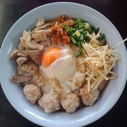 โจ๊กครัวแม่เก๋ สาขาหลังแฟต สน.ตลิ่งชัน