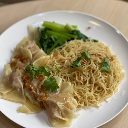 บะหมี่เกี๊ยวกุ้งแห้ง Egg noodles with shrimp wontons