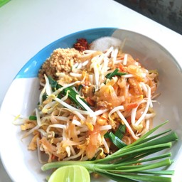 ผัดไทโบราณป้าพรสูตรเฉพาะต้องลอง