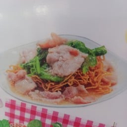 ราดหน้ายอดผักหมูหมัก