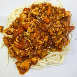 สปาเก็ตตี้ ซอสมะเขือเทศ (ไก่สับ)