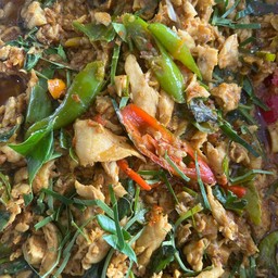ผัดเผ็ดเนื้อปลากระพง