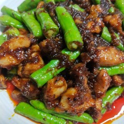 ผัดพริกแกงถั่ว (กับข้าว)