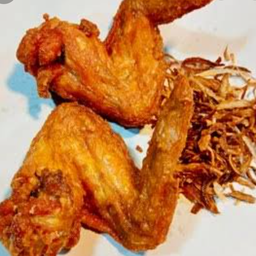ข้าวเหนียวไก่ทอดชุดปีก