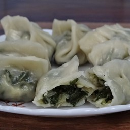 Spinach Cheesy Momos