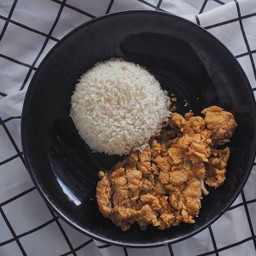 ข้าวไก่กรอบนายเฃย่า+ไข่ขยี้