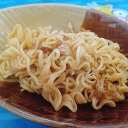 เส้นมาม่าลวก