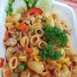 มักกะโรนีซอสมะเขือเทศ