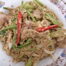 ผัดผงกะหรี่.