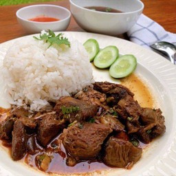ข้าวหมูตุ๋น พร้อมน้ำซุป (Super Tender Pork with Rice)