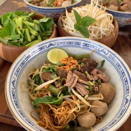 ก๋วยเตี๋ยว หมู (Pork Noodle)