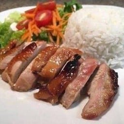 ข้าวไก่ย่างน้ำจิ้มแจ่ว