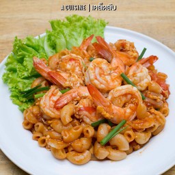 มักกะโรนีกุ้งผัดซอสมะเขือเทศ