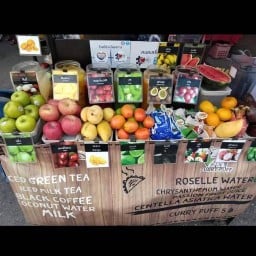 ฮานิน้ำผลไม้ปั่น  (หน้ากรุงไทยกาดหลวง) ปากทางเข้ากาดหลวงเชียงราย