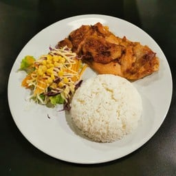 ข้าวสเต็กไก่สไปซี่ ไก่นุ่ม แซ่บนัว กับข้าวสวยเรียงเม็ด