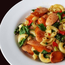 มักกะโรนีไส้กรอกผัดขี้เมา