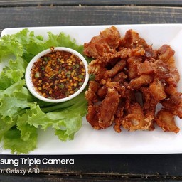 หมูสามชั้นทอดน้ำปลา