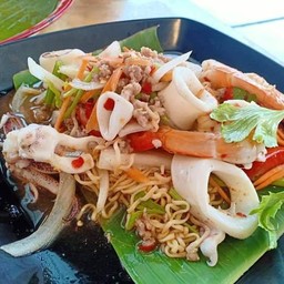 ยำมาม่ารวมมิตร