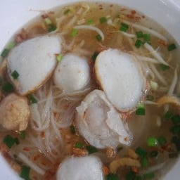 ก๋วยเตี๊ยว เส้นเล็ก น้ำใส