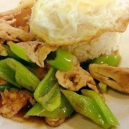 ผัดพริกหยวก   ราดข้าว