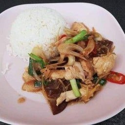 ข้าวราดผัดขิง