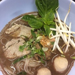 ก๋วยเตี๋ยวหมูน้ำตก