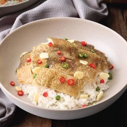 ข้าวปลาสลิดแกะราดพริกน้ำปลา