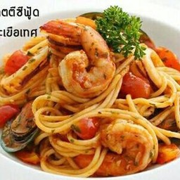 สปาเก็ตตี้ทะเลผัดซอสมะเขือเทศ