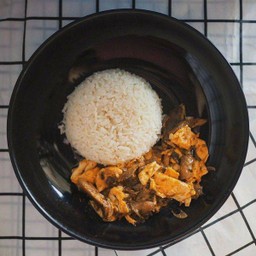 ข้าวปลาป๋องผัดไข่ละเลง