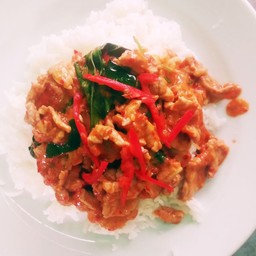 แพนงหมูชิ้นราดข้าว