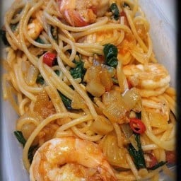 สปาเก็ตตี้กะเพรา (กุ้ง)