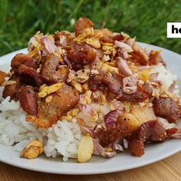 หมูกรอบ กระเทียมพริกไทย