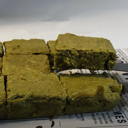 Brownie matcha บราวนี่ชาเขียวชิ้นใหญ่