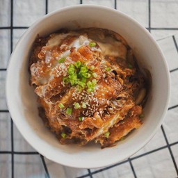 คัตสึด้ง (Katsudon)