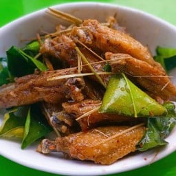 ขนมจีนน้ำยาปู หน้าตลาดทรัพย์สิน