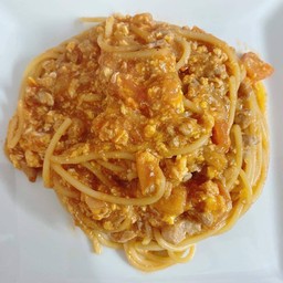 สปาเก็ตตี้หมูสับผัดซ๊อสมะเขือเทศ