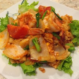 ผัดมักกะโรนีกุ้ง