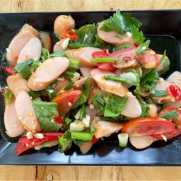 ยำไส้กรอกรมควัน