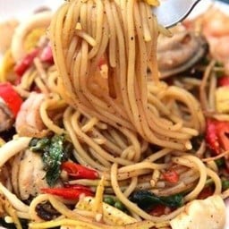สปาเก็ตตี้ผัดฉ่า ( ทะเล )