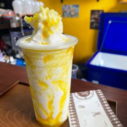 มะพร้าวสับปะรดนมสดปั่น🥥🍍