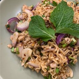 ลาบมาม่า