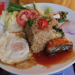 10ข้าวผัดปลากระป๋องและไข่ดาว