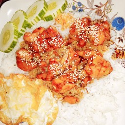 ไก่ผัดซอสเทอริยากิราดข้าว