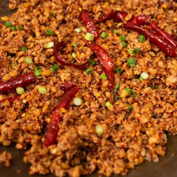 ข้าวไก่สับผัดพริกป่น