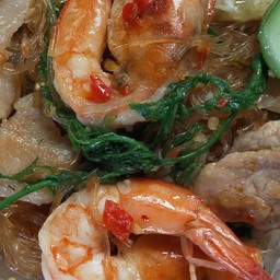 ผัดวุ้นเส้นชะอมกุ้งสด