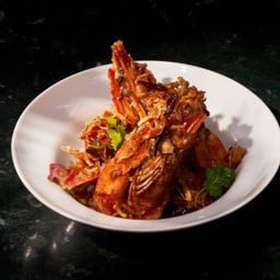 กุ้งลายเสือทอดราดซอสมะขาม Deep Fried Tiger Prawns Tamarind Sauce