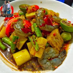 ตำหน่อไม้กุ้งสด