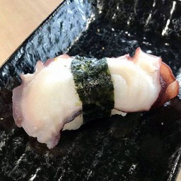 ซูชิปลาหมึกยักษ์